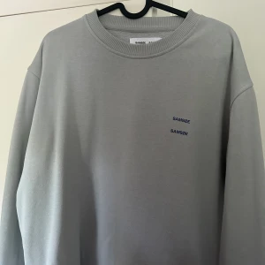 Samsøe sweatshirt  - Storlek s  Knappt använd  Pris 500