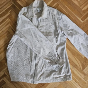 Jacka - manchester - Bra skick! Snygg till sena sommarkvällar!