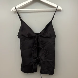 Zara topp - Buda från 75+frakt :)