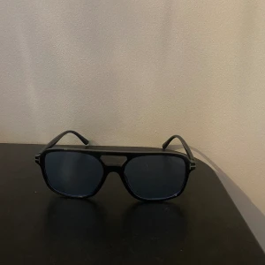 Solglasögon  - Aldrig använda o riktigt snygga solglasögon!!!