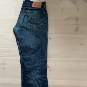 Levis Jeans - Hej! Säljer mina Levis jeans som jag knappt använt. Modellen är 511 och storlek är W31 L30. 