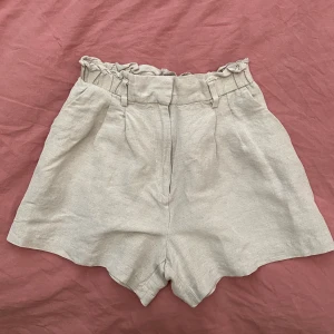 Linnes/bomulls shorts stl S  - Nyskick 