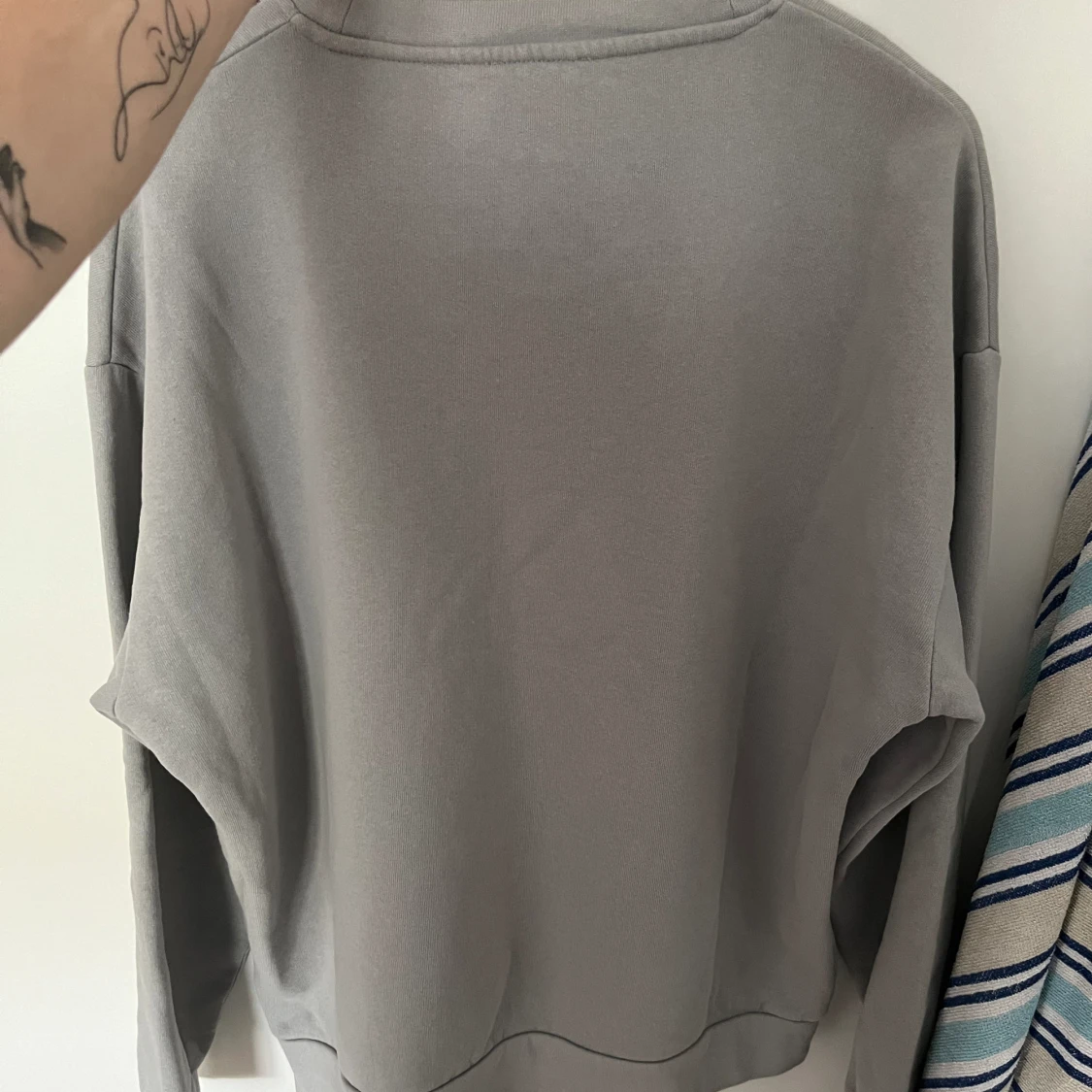 Grå Sweatshirt (Pull&Bear) - 91