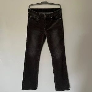 Hysteric Glamour Corduroy Flares - Bootcut manchesterbyxor från Hysteric Glamour i mycket bra skick. DM för frågor eller mått! :)