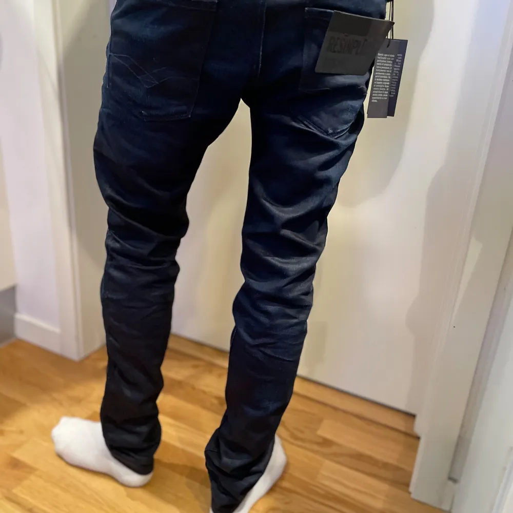 Svarta replay JEANS (HELT NYA). Mötas upp i Gbg eller frakt. Köparen står för frakten📬. Jeans & Byxor.