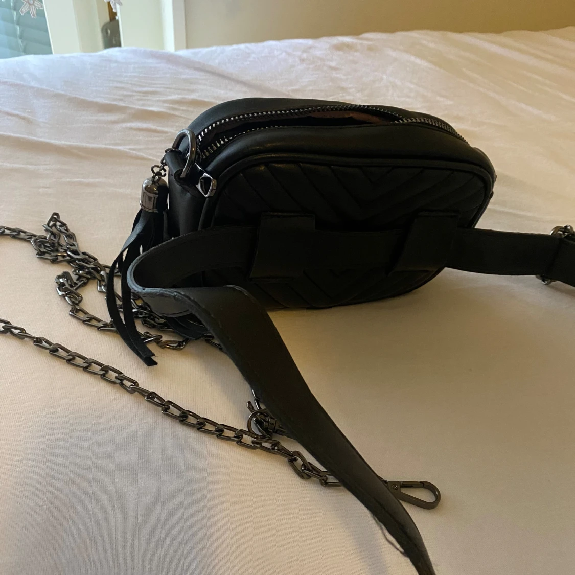 Yves Saint Laurent väska  - 90