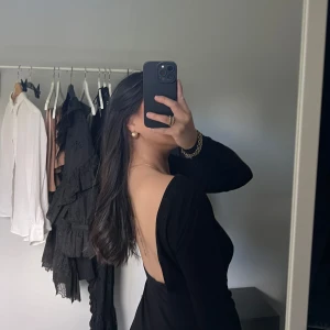 Klänning  - Tveka inte vid frågor! Säljs på grund av flytt och rensning 🌸