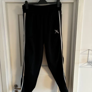 Arigato byxor - Arigato Byxor i nyskick, knappt använda 