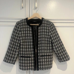 Jacka/Kofta - Super snygg tunnare jack/kofta🌸