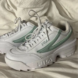 Fila stor  - Fina skor från fila, endast använda ute 1 gång 💓 Storlek 39,5 