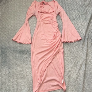 Klänning  - Jätte fin rosa klänning för sommaren❤️