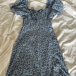 Klänning - Somrig blommig klänning från Shein💘