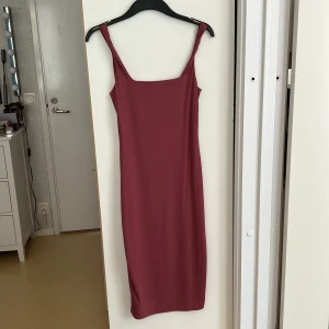 Klänning  - Oanvänd 