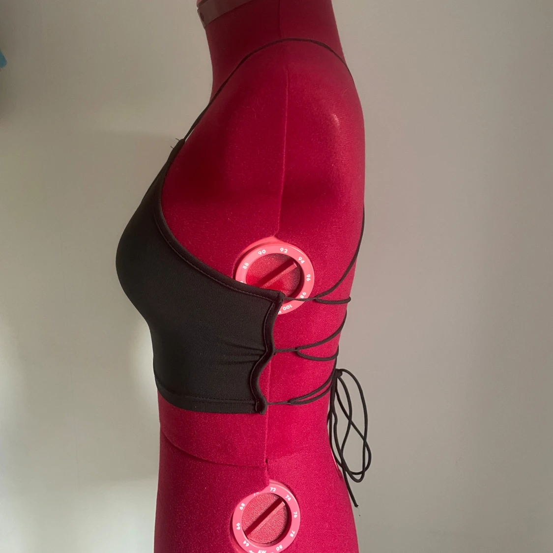 Topp med öppen rygg - 90