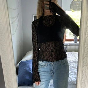 Genomskinlig topp  - Säljer min topp från Gina i storlek S. Den är jättefin till vardags, men även fest. Skriv privat för frågor eller fler bilder💞