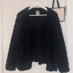 Pälsjacka💕 - Jättefin pälsjacka använd ett fåtal gånger💕