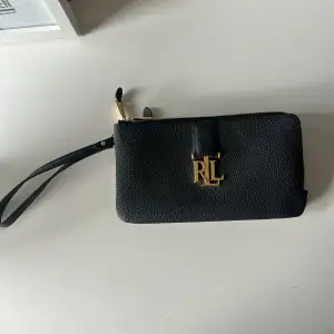 Fin plånbok/väska från Ralph Lauren, sparsamt använd!