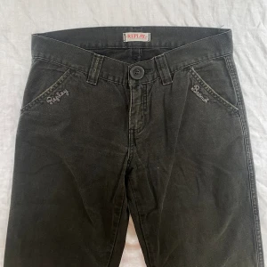 Replay byxor - Snygga byxor från replay!