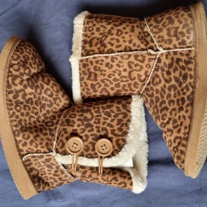 Leopard boots  - Trevliga leoparden lite använt🐯