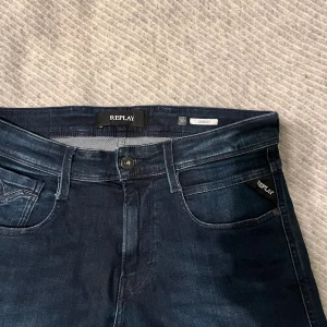 Replay anbass 30/34 - Superfint skick, inga skador Nypris 1699kr Köp för endast 549kr