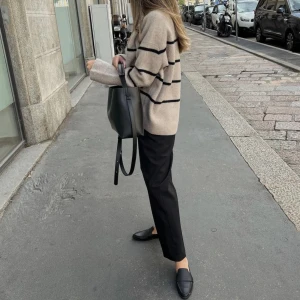 Randig tröja & Other Stories - Säljer denna i storlek M