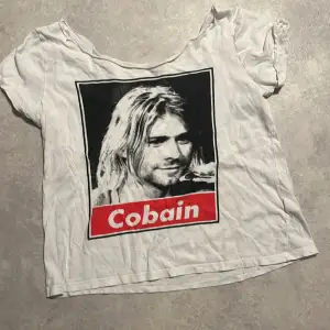 kurt cobain oversized off shoulder baggy t-shirt, rätt så oanvänd