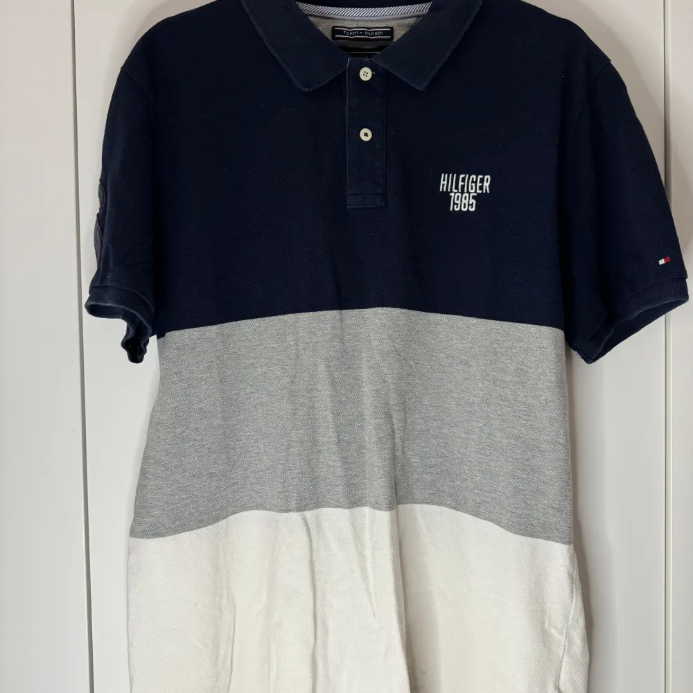 Topman and Tommy hilgfiger T-shirt M storlek . T-shirts.