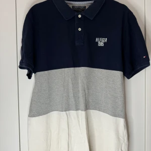 2 t-shirts  - Topman and Tommy hilgfiger T-shirt M storlek 