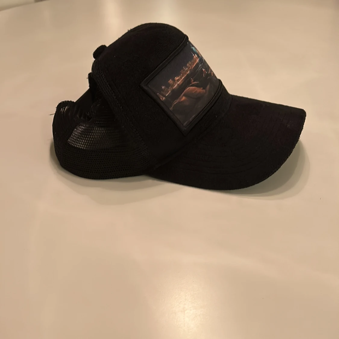 NATONE SVART KEPS - 92