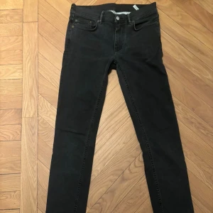 Axne jeans (Slim fit) - Mycket snygga och felfria jeans i märket acne. w29 l30 slim fit 