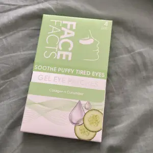 Ett paket med 4 stycken par med Eye patches med aloe Vera.