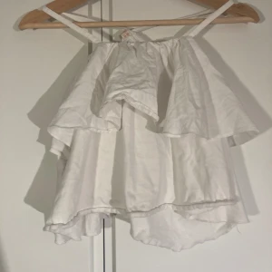 White frilled summer top - Worn 6 times summer too cross fitted