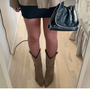 Boots - Så sjukt snygga boots, säljer då de inte kommer till användning🩷🩷