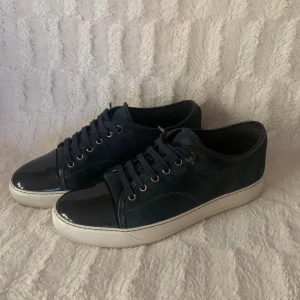 Lanvin - Feta lanvins i uk 6/ Eu 41,5-42. Tveka inte på att höra av dig!🙌🏻