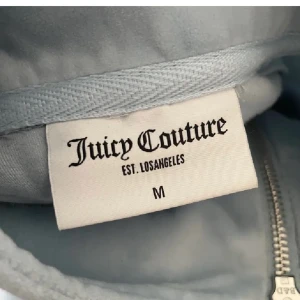 Juicy Coutore  - Fint ljusblått juicy sätt 🩷 Skriv först så slår jag på ”köp nu”