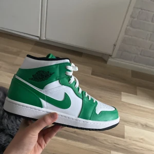 Helt nya oanvända Jordan (med låda och creaseskydd) - Skicka 10/10 fräscha och helt äkta