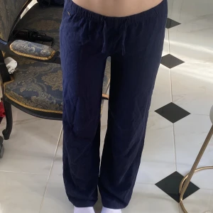 Linnebyxor  - Säljer dessa SUPERSNYGGA low waist linnebyxor pågrund av att de är lite för små för mig. Linnebyxorna finns inte heller längre att köpa på nätet/butik.