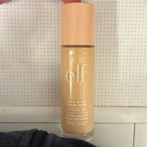 Elf halo glow nytt - Säljer mitt HELT NYA halo glow från endast testats en gång💓köpte i London men har inte använt ❣️går inte att få tag på i Sverige eller på någon hemsida!! 