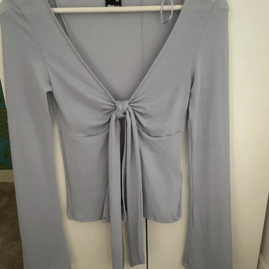 Ljusblå knyt tröja från Gina Tricot.  - 90