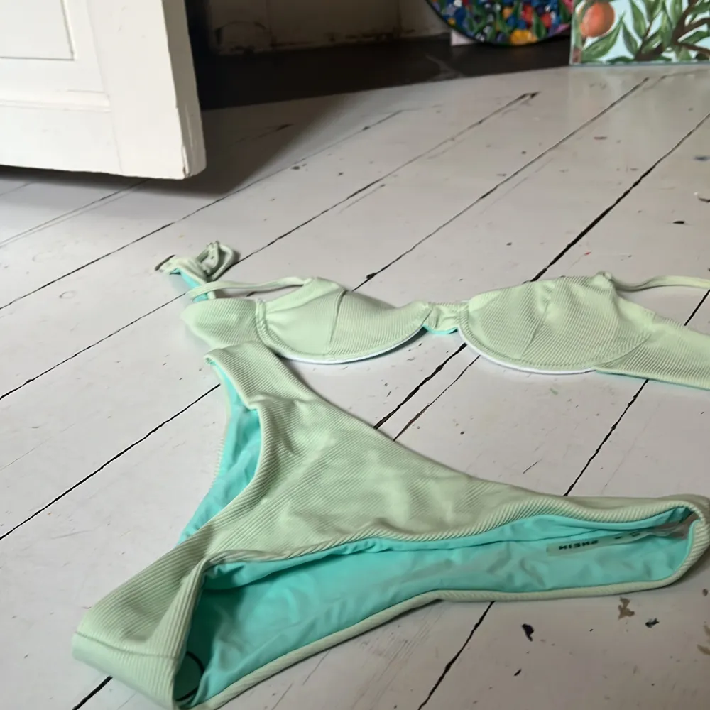 Bikini from SHEIN, never used (reversible) . Övrigt.