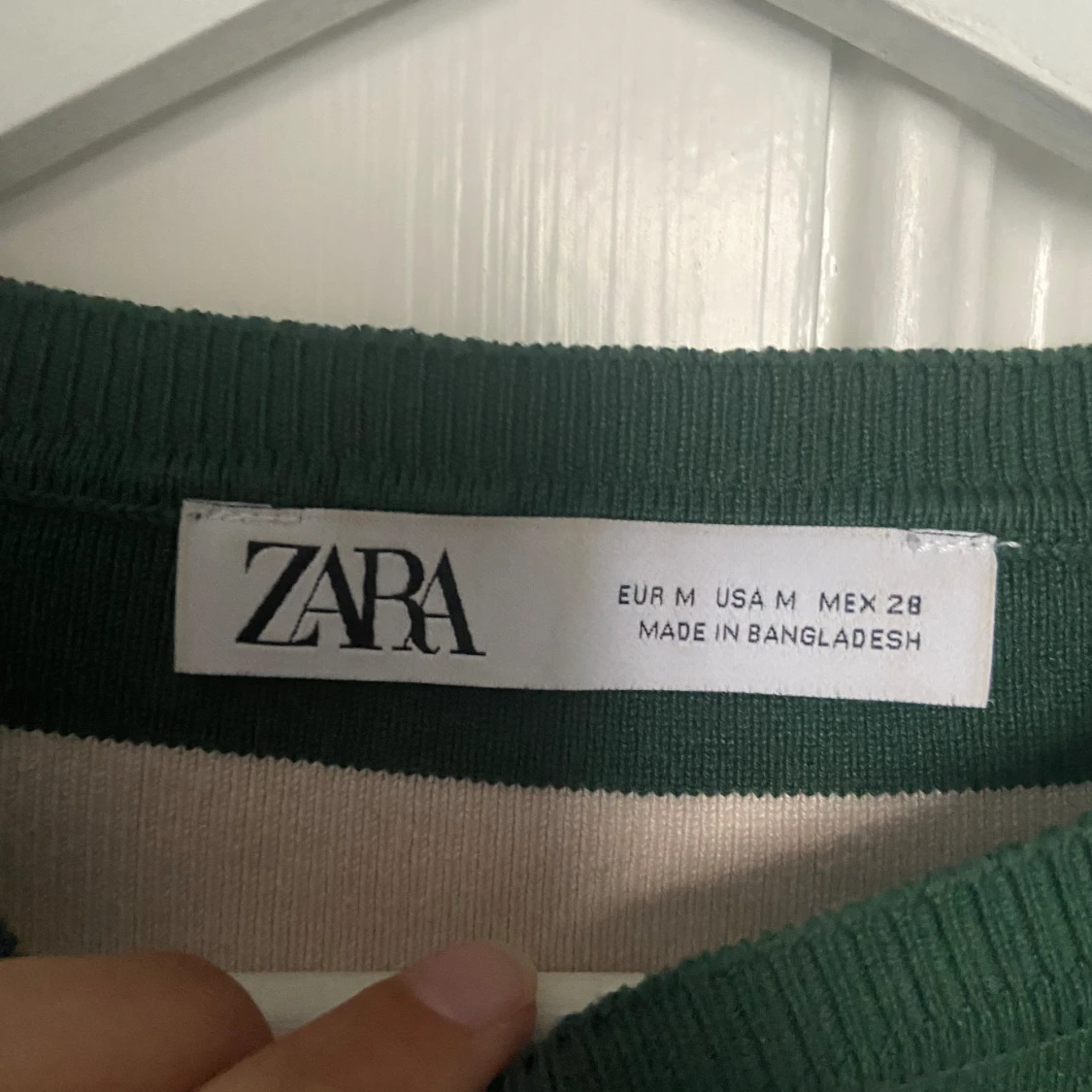 Grön vit randig tajt långärmad tröja  - 91