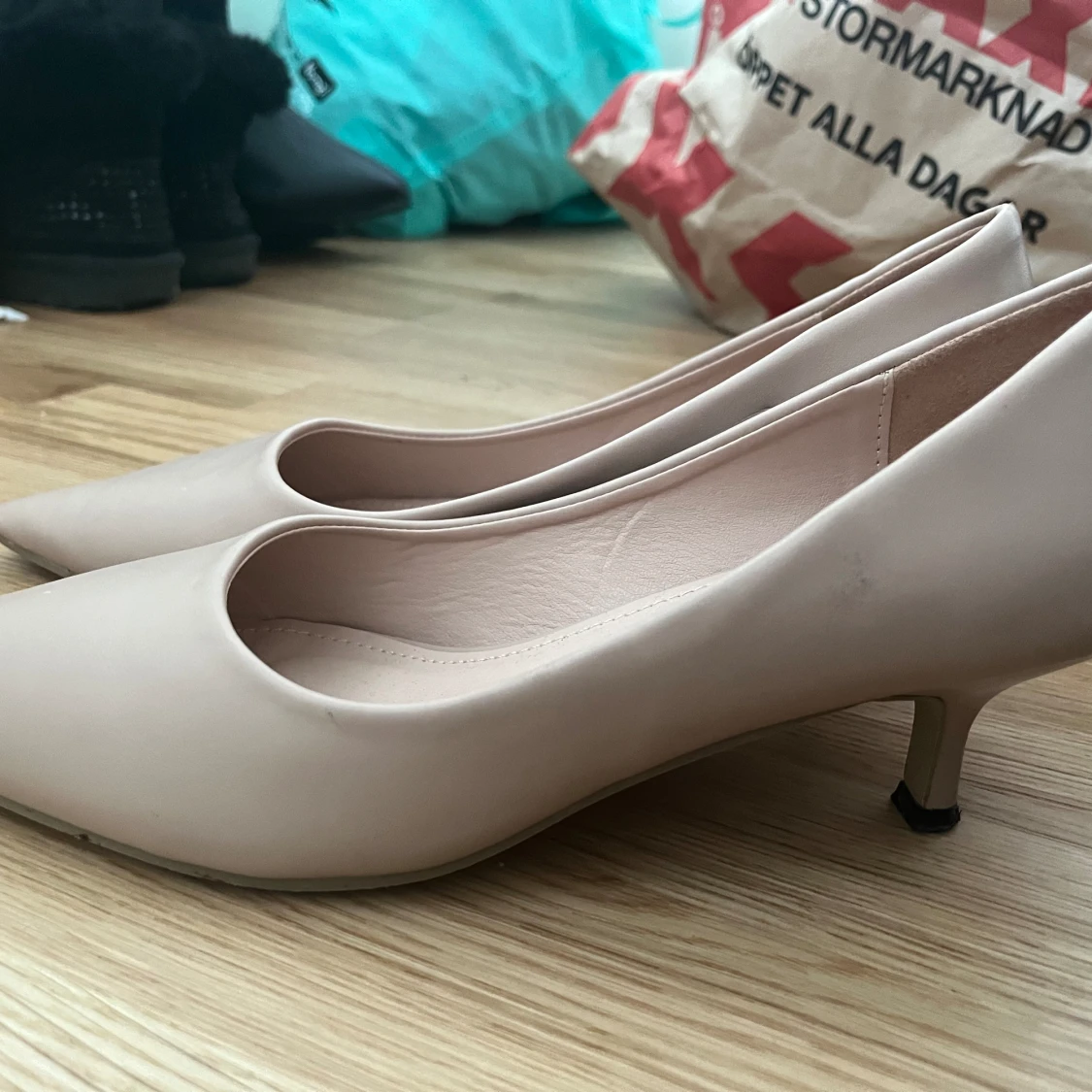 Beiga klackar skor - 90