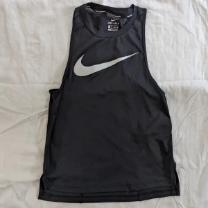 Nike linne - Träningslinne från Nike i strl. XS. Nyskick.