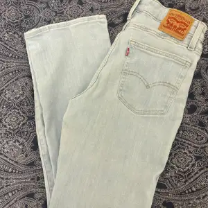 Oanvända jeans från Levis (ord pris 700kr)