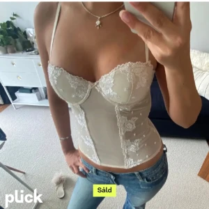 SÖKER denna korsettopp! 🤍❤️‍🔥 - Jag söker den här korsettoppen, kan betala bra! 🤍🤍
