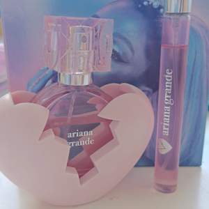 Jag säljer min Ariana Grande perfume - thank u next. Har använt ungefär en tredjedel. Du får även den lilla med, säljer för det är inte just min lukt💞