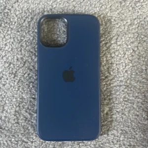 Skal till iPhone 12 mini  - Bra skick, har används få gånger 