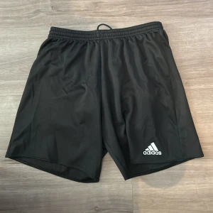 Adidias shorts - Bra skick. Inga konstigheter.