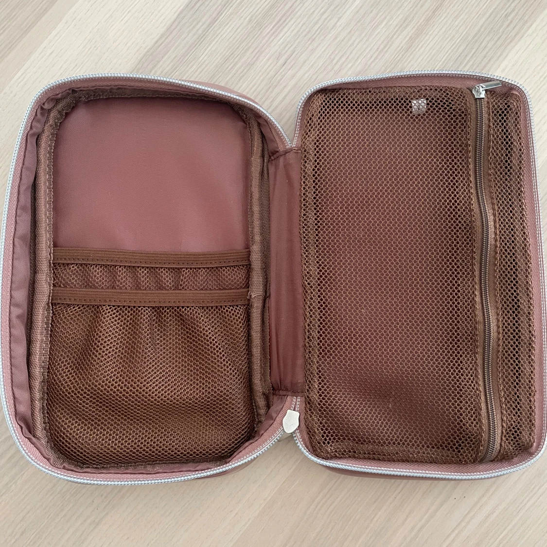 Caia necessär  - 90