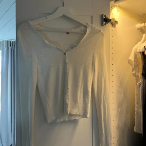 Söt kofta  - Säljer denna super söta kofta på grund av att den ej passar mig. Storlek S (36). 